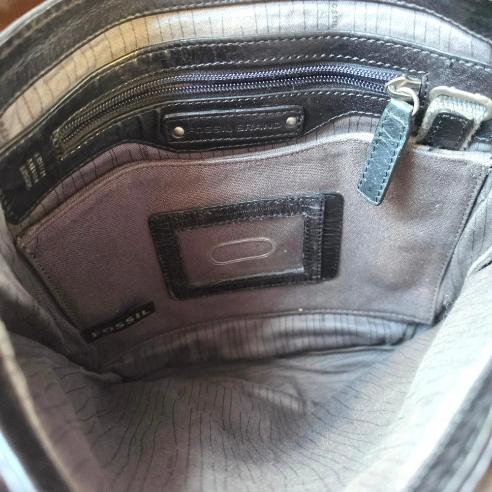 Fossil Indie Sleaze Leather Messenger Crossbody Bag Black Distressed Grunge SM